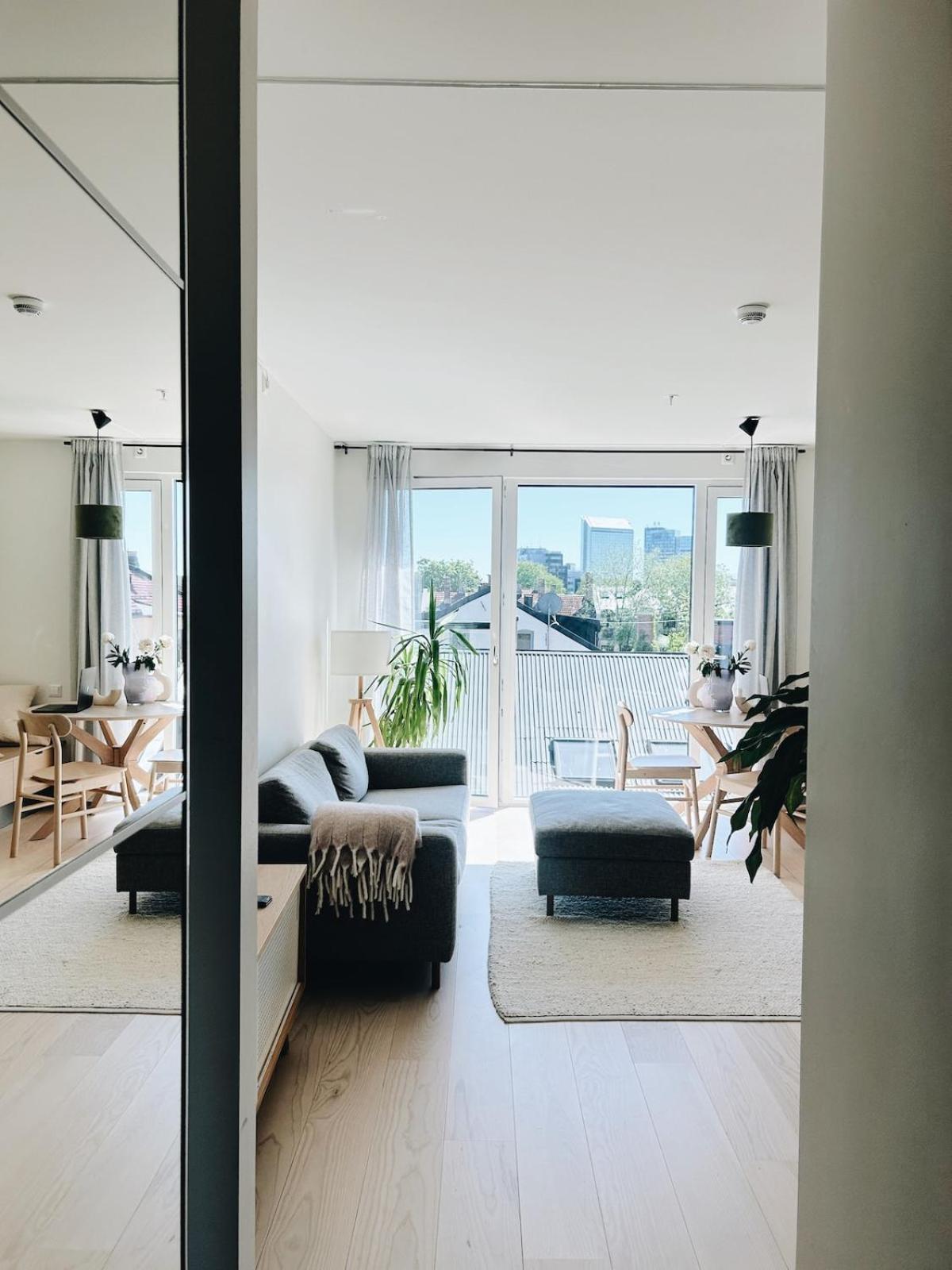 Modern With Big Rooftop Terrace Apartment *